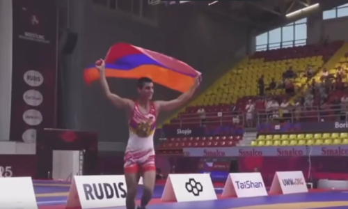Հայկ Մանուկյանը հաղթելով ադրբեջանցի ըմբիշին հռչակվել է Եվրոպայի չեմպիոն